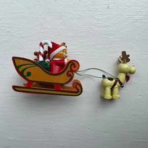 Wooden Dakin Odie Pulling Garfield on Sleigh 1978 United Feature Syndicate Inc.